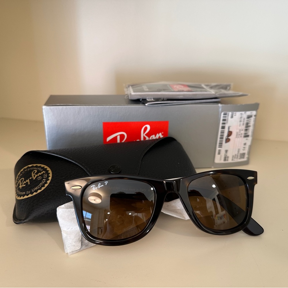 Ray Ban wayfarers